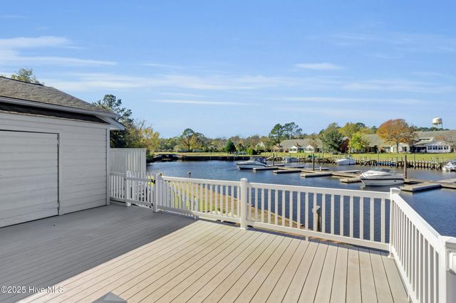 18 Harbour Walk, New Bern, NC 28562