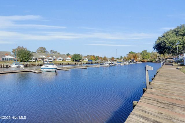 18 Harbour Walk, New Bern, NC 28562