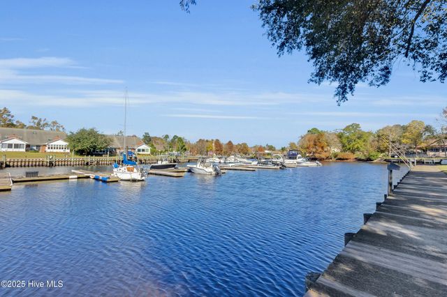 18 Harbour Walk, New Bern, NC 28562