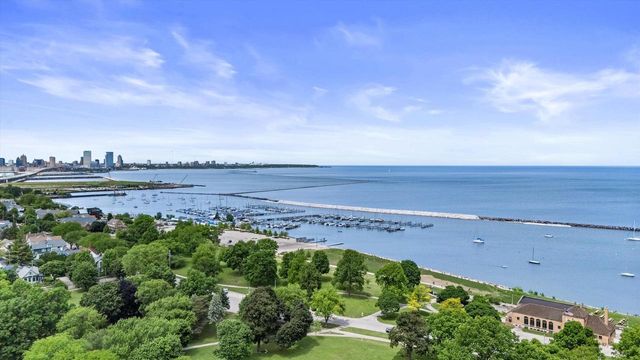 3416 S Delaware AVENUE, Milwaukee, WI 53207