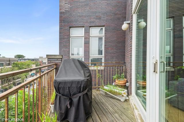 2623 W CHICAGO Avenue 4, Chicago, IL 60622