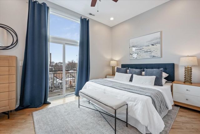 2623 W CHICAGO Avenue 4, Chicago, IL 60622