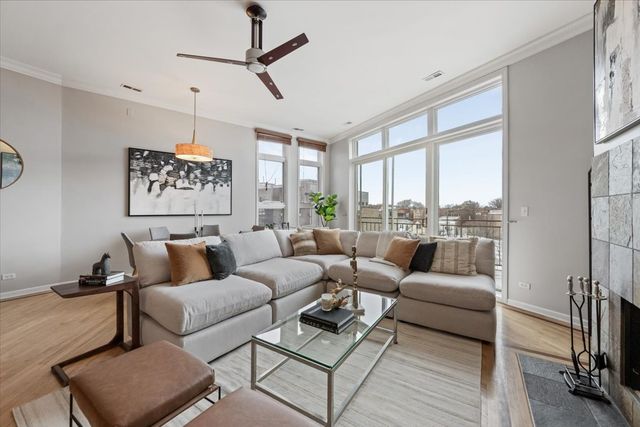 2623 W CHICAGO Avenue 4, Chicago, IL 60622