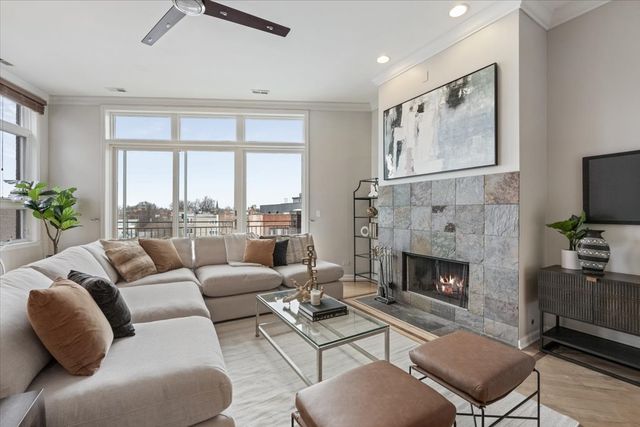 2623 W CHICAGO Avenue 4, Chicago, IL 60622