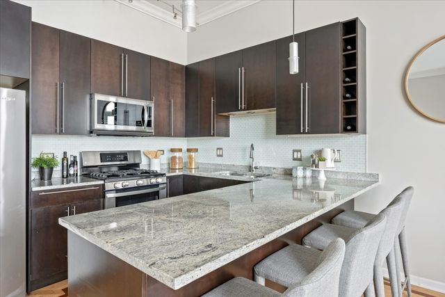 2623 W CHICAGO Avenue 4, Chicago, IL 60622