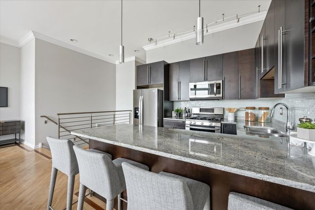 2623 W CHICAGO Avenue 4, Chicago, IL 60622