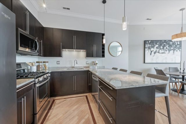 2623 W CHICAGO Avenue 4, Chicago, IL 60622