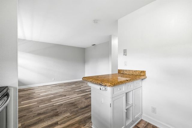 5162 NE 6th Avenue 317, Oakland Park, FL 33334