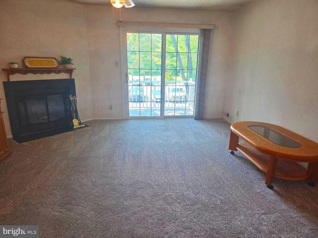 186-B COLLIN CT, Mount Laurel, NJ 08054