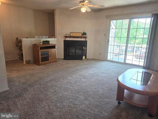 186-B COLLIN CT, Mount Laurel, NJ 08054