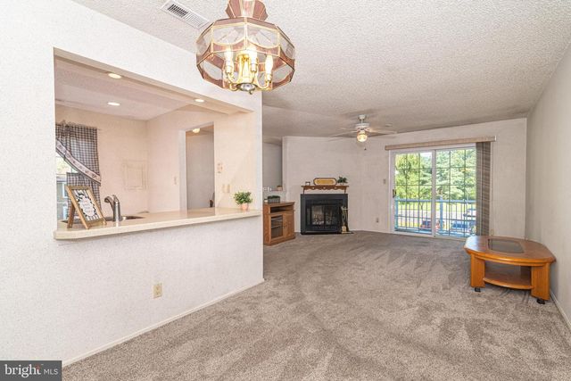 186-B COLLIN CT, Mount Laurel, NJ 08054