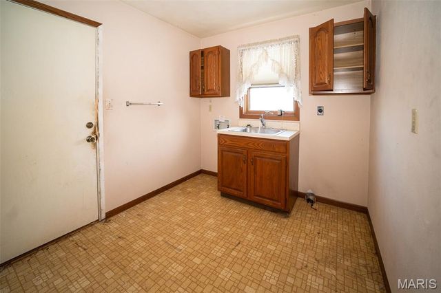 123 Jefferson Drive, Waterloo, IL 62298