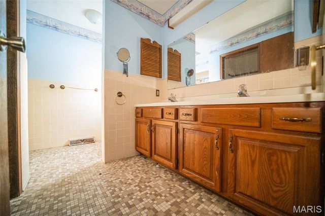 123 Jefferson Drive, Waterloo, IL 62298