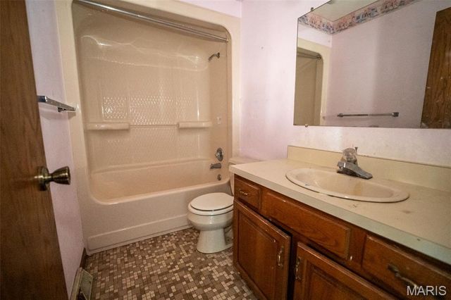 123 Jefferson Drive, Waterloo, IL 62298