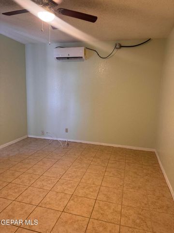 386 McCune Road B, El Paso, TX 79915