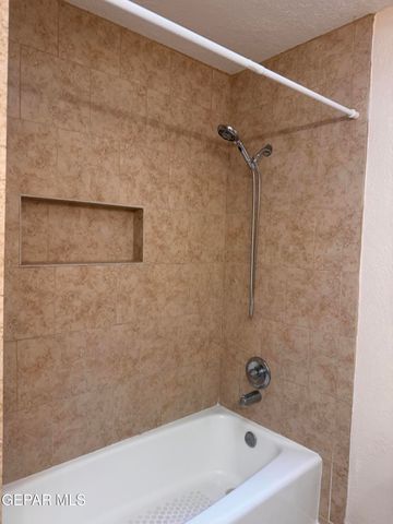 386 McCune Road B, El Paso, TX 79915