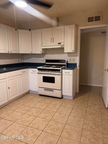 386 McCune Road B, El Paso, TX 79915