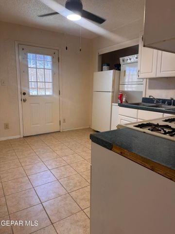 386 McCune Road B, El Paso, TX 79915