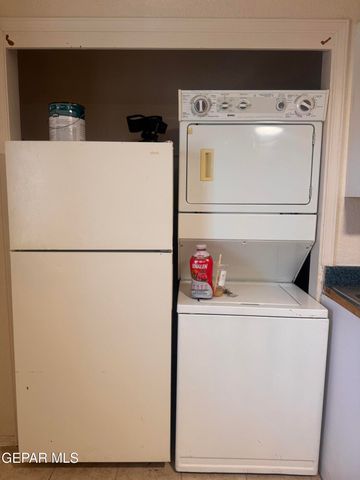 386 McCune Road B, El Paso, TX 79915