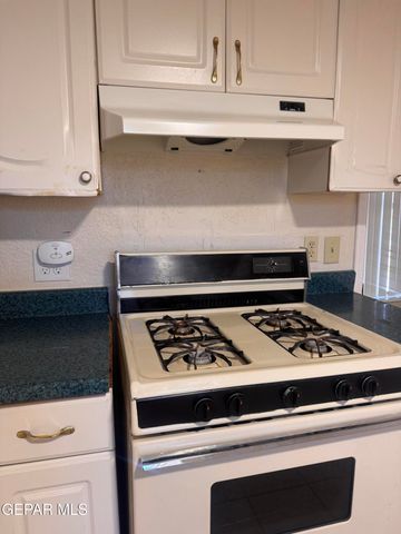 386 McCune Road B, El Paso, TX 79915