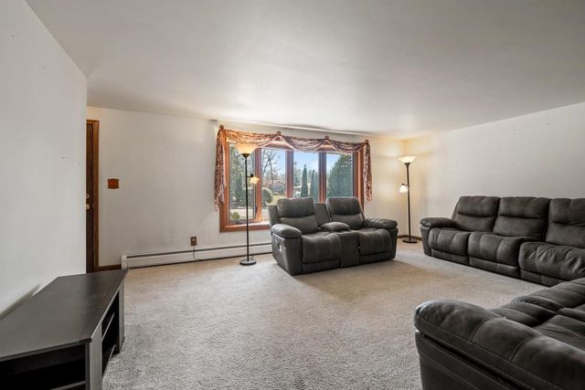 2070 WEST POINT TERRACE, Green Bay, WI 54304