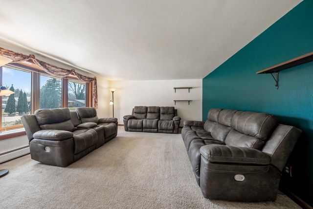 2070 WEST POINT TERRACE, Green Bay, WI 54304