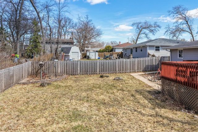 2070 WEST POINT TERRACE, Green Bay, WI 54304
