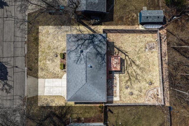 2070 WEST POINT TERRACE, Green Bay, WI 54304