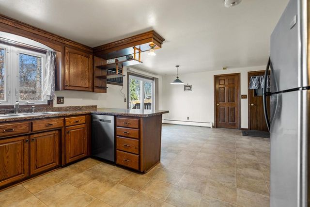 2070 WEST POINT TERRACE, Green Bay, WI 54304
