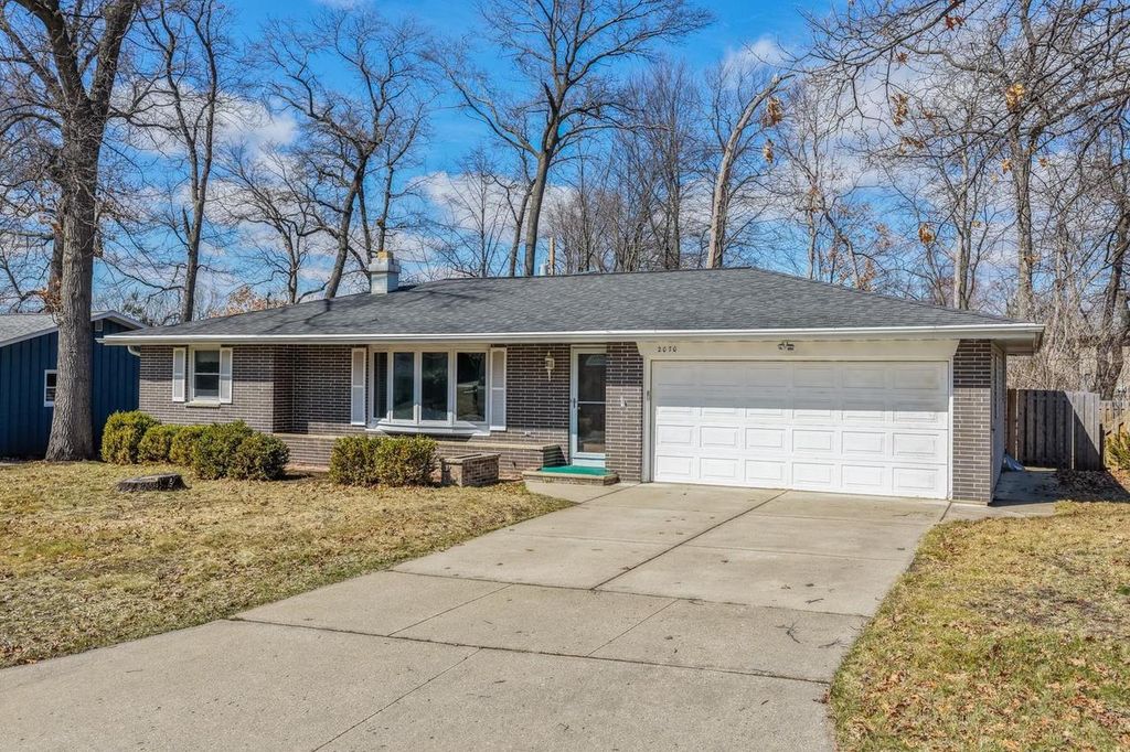 2070 WEST POINT TERRACE, Green Bay, WI 54304