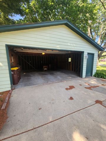 1003 Ogilby Road, Rockford, IL 61102