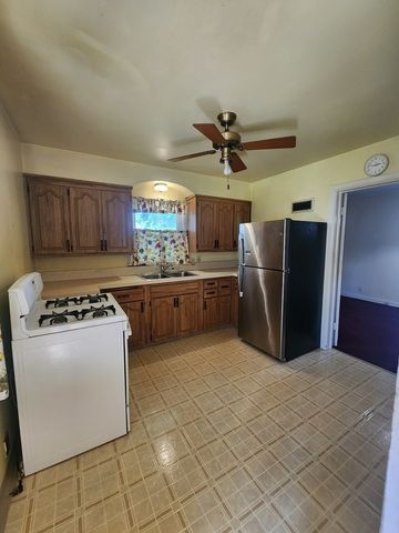 1003 Ogilby Road, Rockford, IL 61102