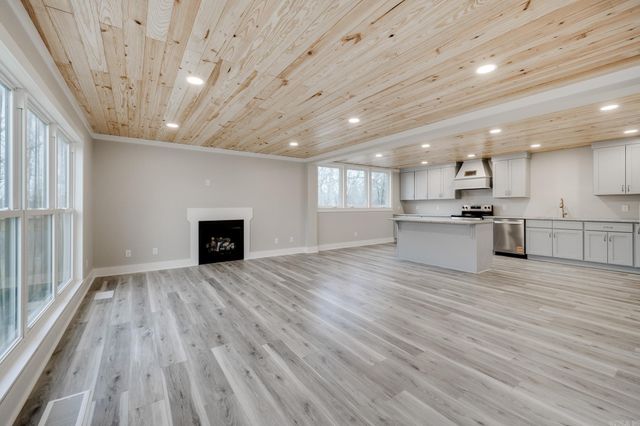 3295 Oyler Road, Clinton, AR 72031