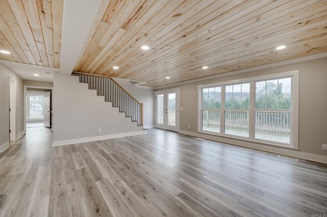 3295 Oyler Road, Clinton, AR 72031