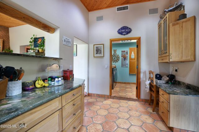 16545 E McKenzie Wash Road, Vail, AZ 85641