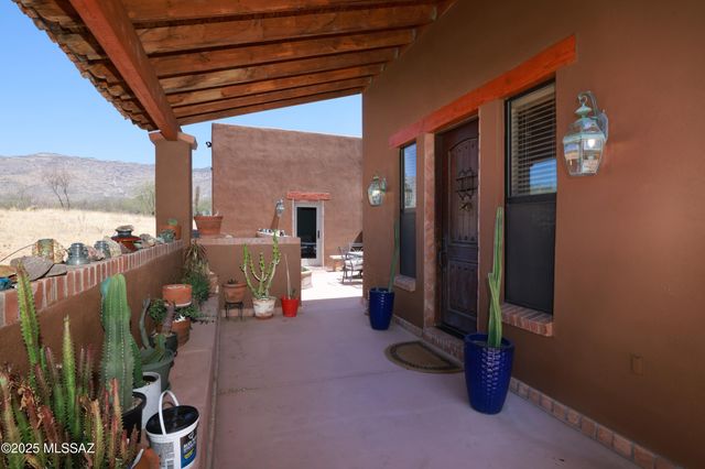 16545 E McKenzie Wash Road, Vail, AZ 85641