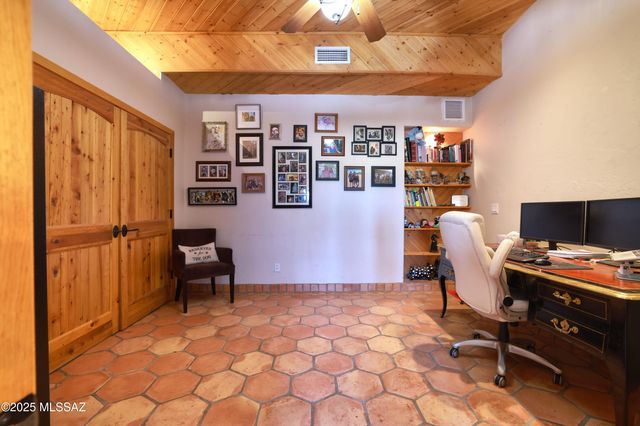 16545 E McKenzie Wash Road, Vail, AZ 85641