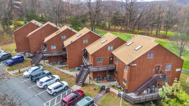 10 Augusta Dr 9, Vernon Twp., NJ 07462