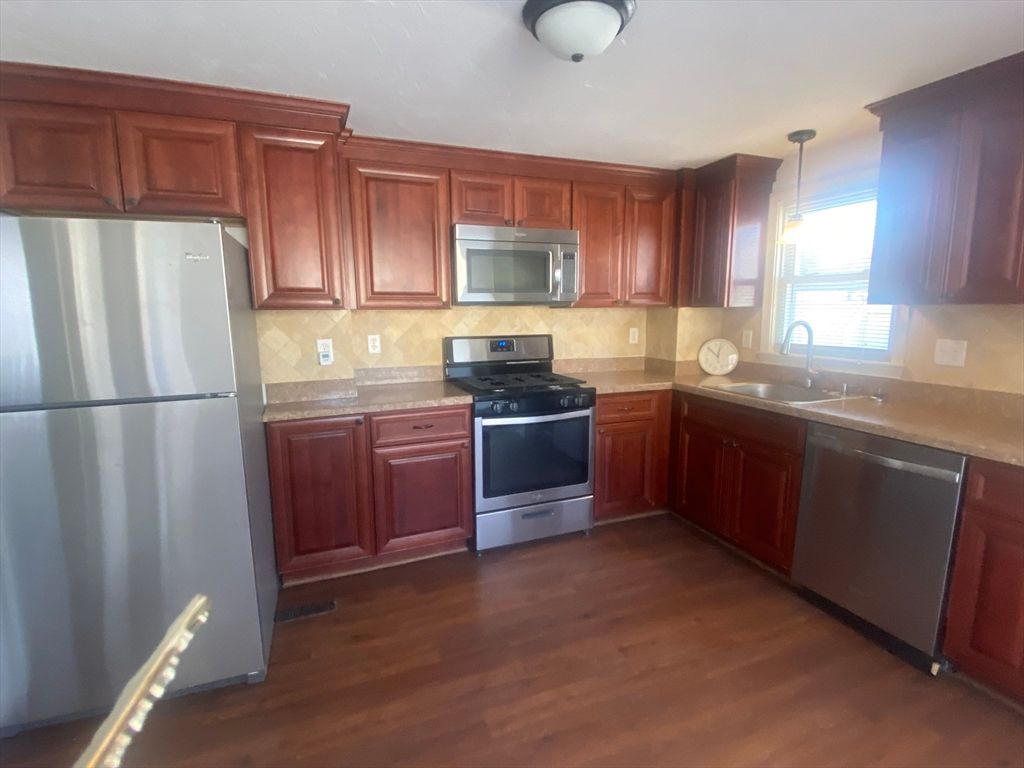 2 Mason St 1, Billerica, MA 01862