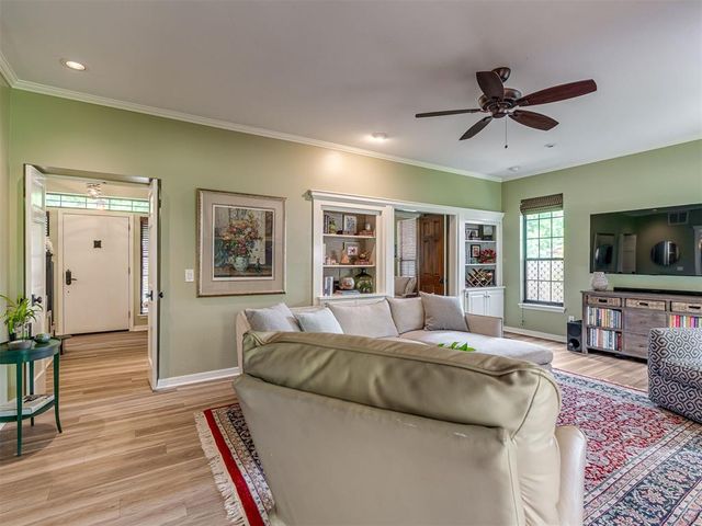 6900 Lakepointe Drive, Oklahoma City, OK 73116