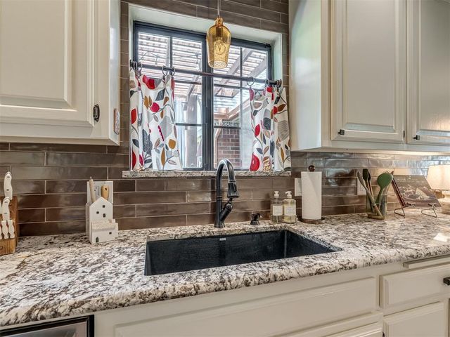 6900 Lakepointe Drive, Oklahoma City, OK 73116