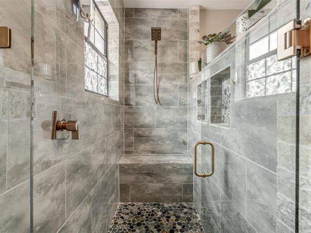 6900 Lakepointe Drive, Oklahoma City, OK 73116