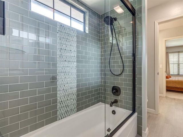 6900 Lakepointe Drive, Oklahoma City, OK 73116