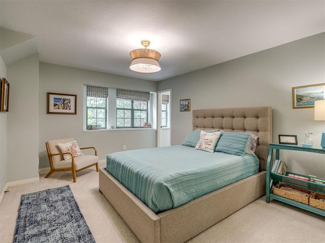 6900 Lakepointe Drive, Oklahoma City, OK 73116