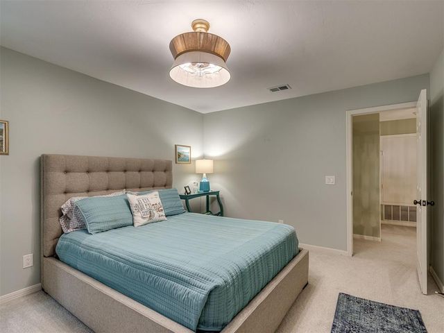 6900 Lakepointe Drive, Oklahoma City, OK 73116