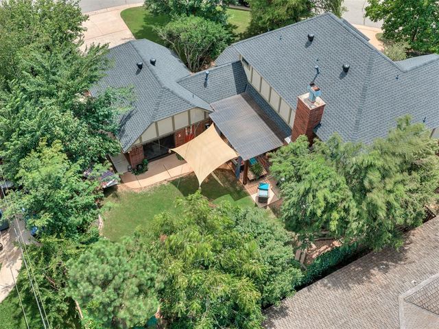 6900 Lakepointe Drive, Oklahoma City, OK 73116