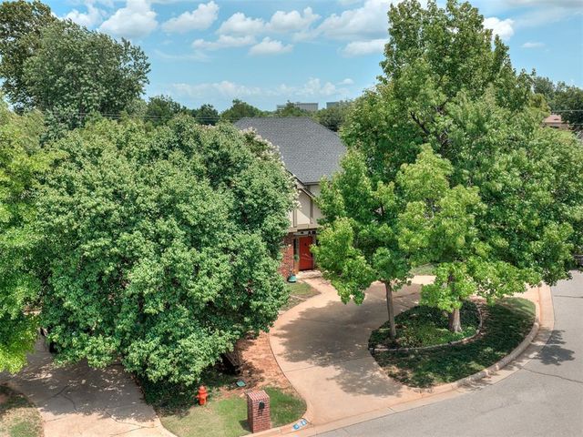 6900 Lakepointe Drive, Oklahoma City, OK 73116