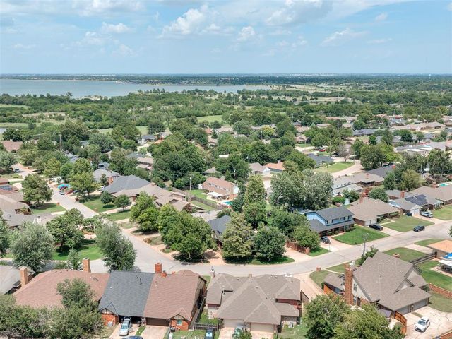 6900 Lakepointe Drive, Oklahoma City, OK 73116