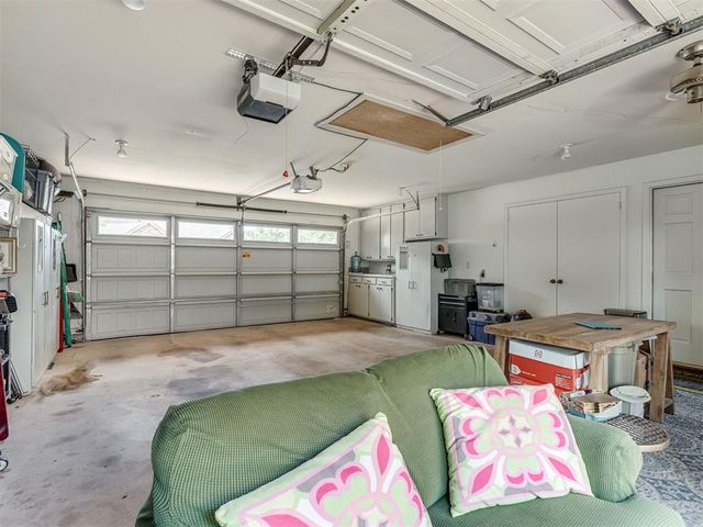 6900 Lakepointe Drive, Oklahoma City, OK 73116