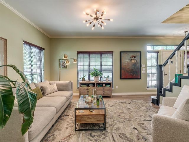 6900 Lakepointe Drive, Oklahoma City, OK 73116